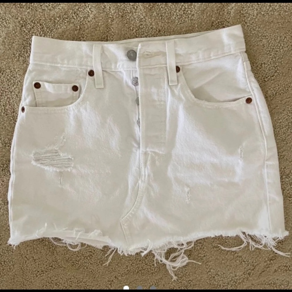 Levi’s mini skirt